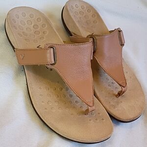 Vionic  Wanda Tan Leather Thong Sandals Wide Width
